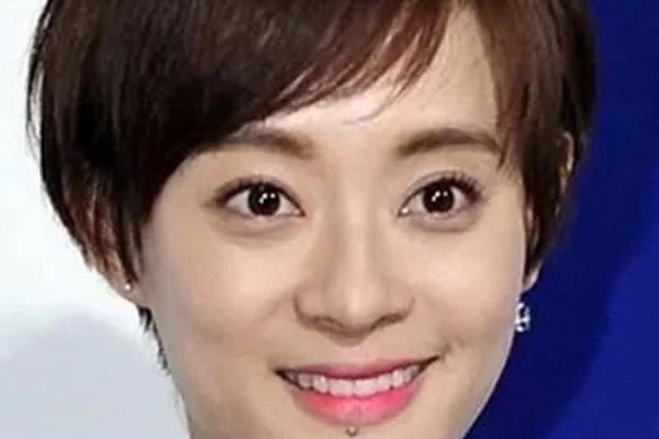 孙俪下巴痣相;下巴一个痣的女明星