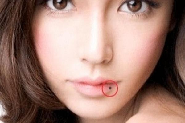 痣相女人嘴唇痣相图解,女人下嘴唇长痣