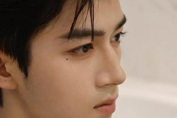 男明星痣相 眼角有痣的大陆男演员