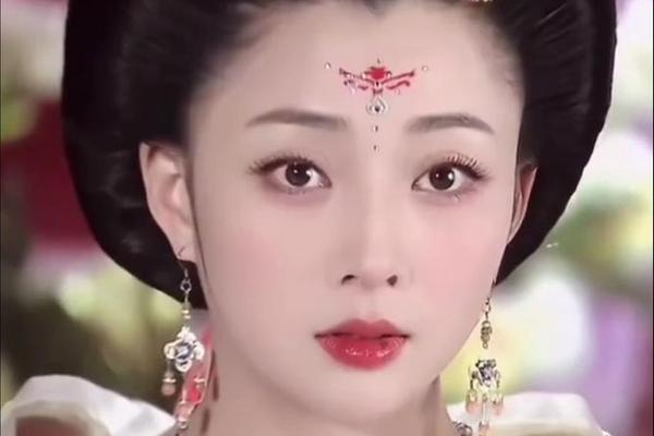女孩嘴唇有痣是什么相—女孩子嘴唇上长痣
