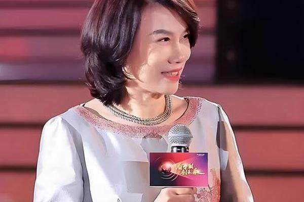 问董明珠的痣相在哪里(董明珠下巴上的痣寓意)