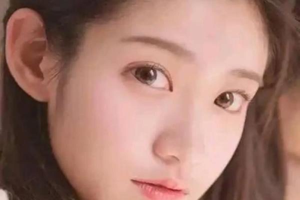 教你看痣相 下唇有痣 下唇的痣图解大全
