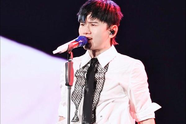 张杰痣相、明星脸上的痣为什么不点掉